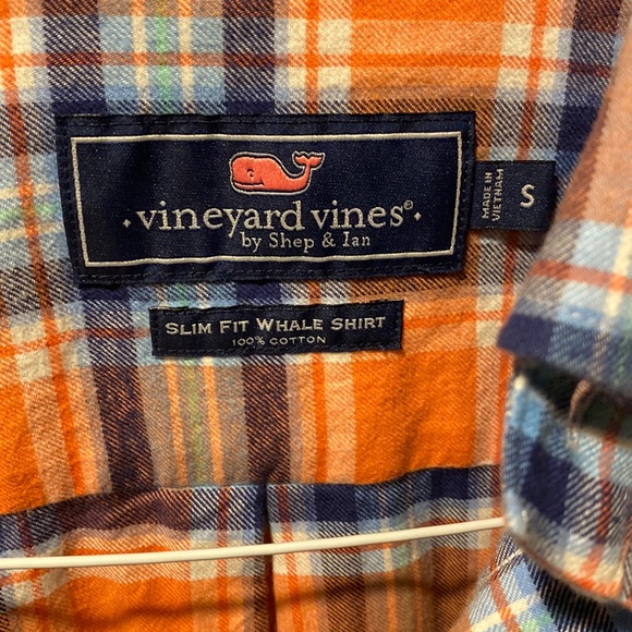 Vineyard Vines button down shirt - Picture 2 of 9